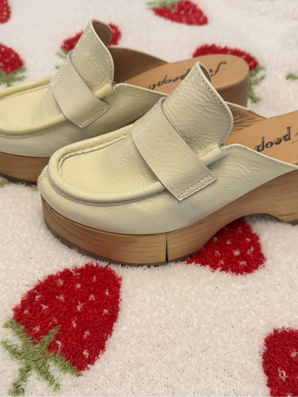 NWOT NEVER WORN Free Peoplee Cream Leather Platform Clog Loafers - Picture 5 of 6